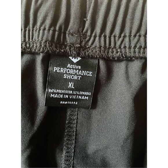 NWT Active PERFORMANCE Men’s Running Black Dual Zipper Pockets Stretch Fabric - Picture 3 of 8